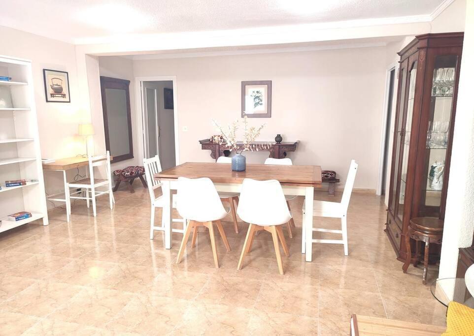 Charming & Spacious Apartment In Historic Centre & Short Walk To Beach Alicante Eksteriør bilde