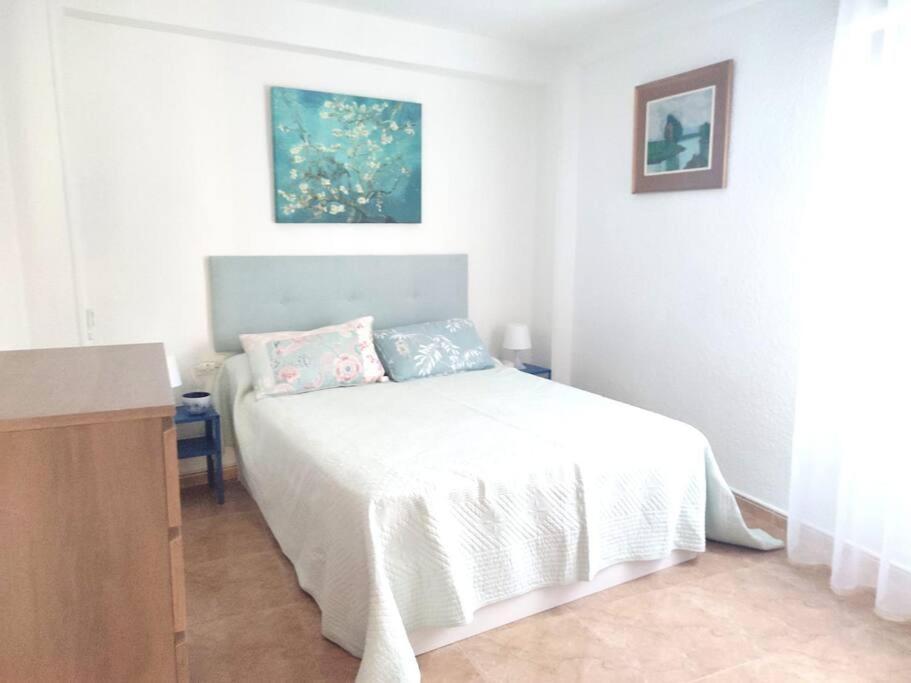 Charming & Spacious Apartment In Historic Centre & Short Walk To Beach Alicante Eksteriør bilde